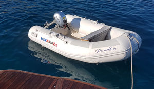 barco inflável com motor de popa 1