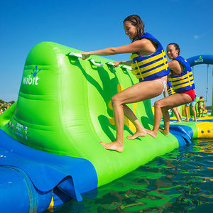 equipamento de diversão aquática rampa