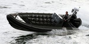 barco profissional barco-patrulha 1