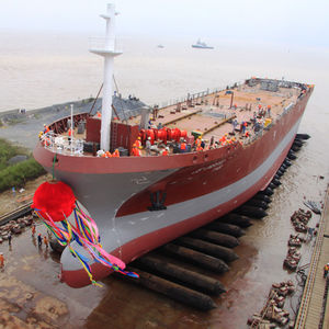 airbag para lançamento de navios ao mar para porto ou terminal