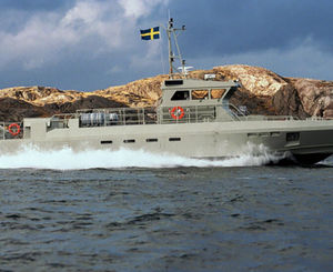 barco profissional com motor de centro 1