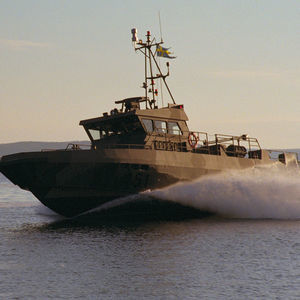 barco profissional barco-patrulha 1