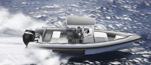 barco inflável com motor de popa / bimotor / semirrígido / com console central