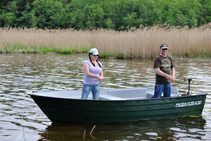 bote com motor de popa