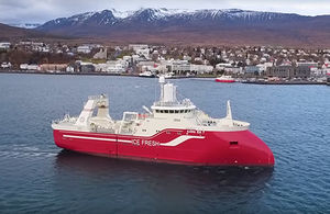 navio de pesca profissional de arrasto