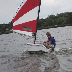 barco de vela ligeira individual