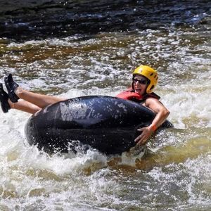 equipamento de diversão aquática tubo