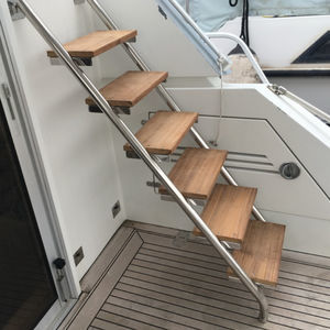 escada para barco