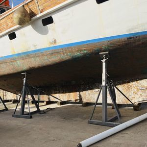 berço de apoio para barco a motor