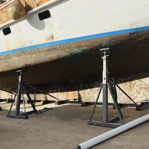 berço de apoio para barco a motor