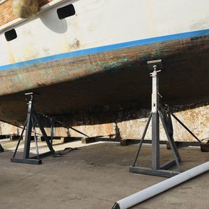 berço de apoio para barco a motor