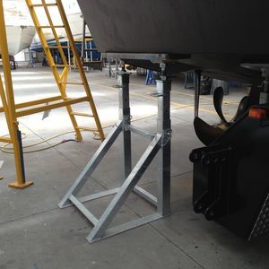 berço de apoio para barco a motor