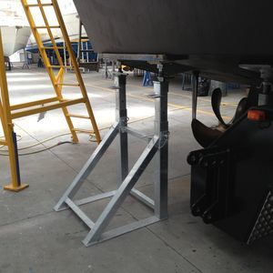 berço de apoio para barco a motor