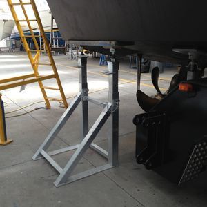 berço de apoio para barco a motor