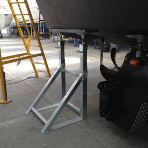 berço de apoio para barco a motor
