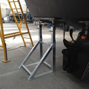 berço de apoio para barco a motor