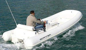 barco inflável com hidrojato / semirrígido / com console central