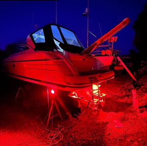 iluminação subaquática para barco