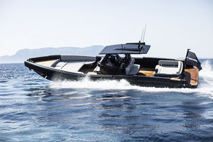 barco inflável com motor de popa / de rabeta / semirrígido / com console central