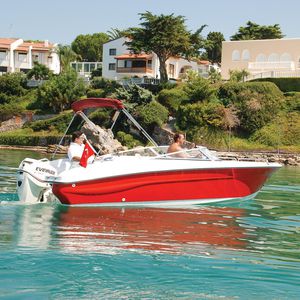 lancha de proa aberta com motor de popa / bowrider / esportiva / máx. 6 pessoas
