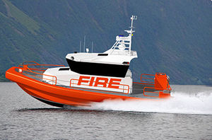 barco de combate a incêndio / com motor de centro hidrojato / em alumínio