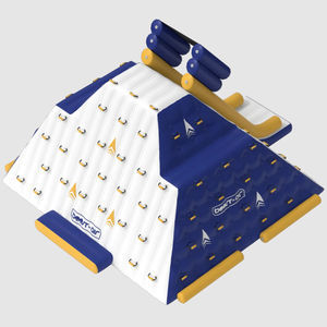 equipamento de diversão aquática parede de escalada