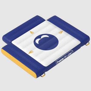 equipamento de diversão aquática plataforma
