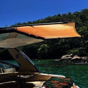 lona tensionada para barco a motor 1