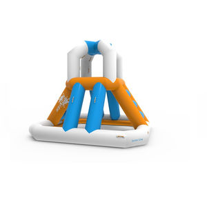 equipamento de diversão aquática parede de escalada