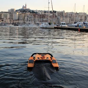 drone marítimo para a coleta de resíduos