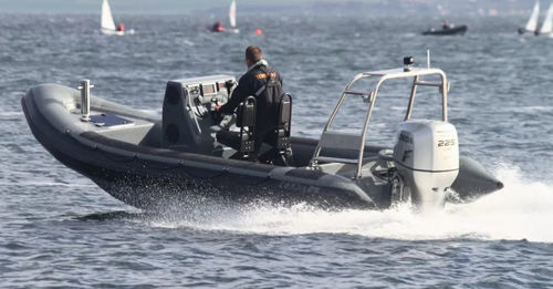 Barco inflável com motor de popa - 6.8M  - Tornado Boats International ApS - de casco rígido (RIB) / open / com console central