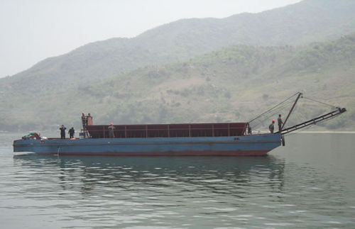 Barco profissional barcaça de trabalho - Qingzhou Yongsheng dredging equipment.co.ltd - com motor de centro