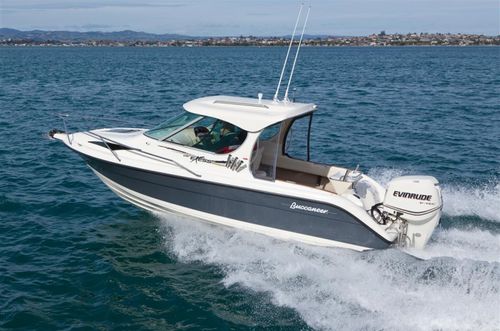 Lancha Cabin Cruiser com motor de popa - 635 EXESS XL - Buccaneer - com hard-top / com cockpit fechado / de pesca esportiva