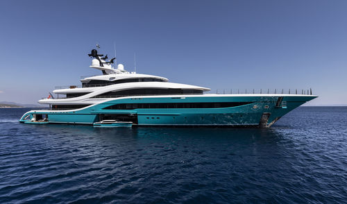 Megaiate de cruzeiro - GO - TURQUOISE YACHTS - com casa de leme elevada / 9 cabines / em aço
