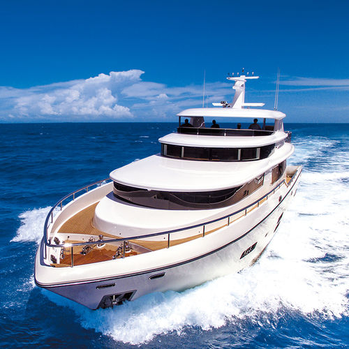 Iate a motor de cruzeiro - JOHNSON 93 - Johnson Yachts Co, Ltd. - com flybridge / com casa do leme