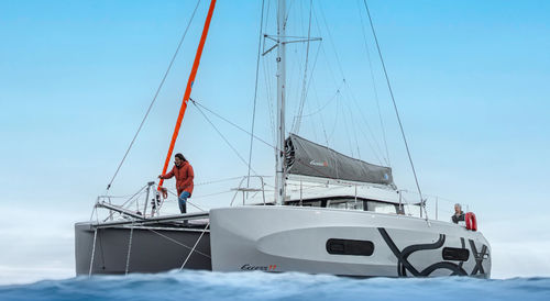 Catamarã - 11 - EXCESS - de cruzeiro / 3 cabines / 4 cabines