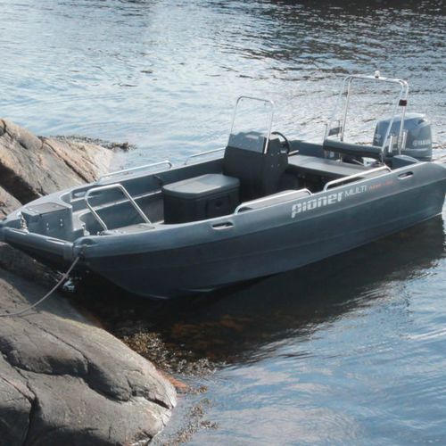 Lancha de console central catamarã - MULTI - Pioner Boats Norway - com motor de popa / com console lateral / com console dupla