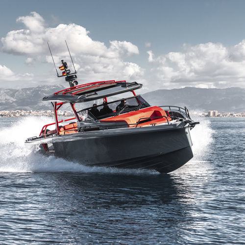 Lancha Express Cruiser com motor de popa - Shadow 1200 Sun-Top Phantom - Brabus Marine - trimotor / soft-top / máx. 12 pessoas