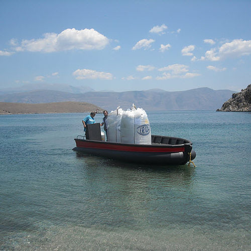 Barco profissional barco de trabalho - gesikat - barco para aquicultura / com motor de popa / em PEAD