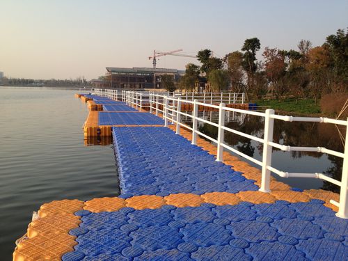 Píer flutuante - Shanghai Qihua Waterborne Engineering Construction Co., Ltd - de atracação / para marina
