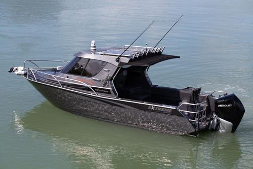 Barco de pesca-passeio com motor de popa - 795 GAME KING - Extreme Boats EU Ltd. - bimotor / com casa do leme / com hard-top