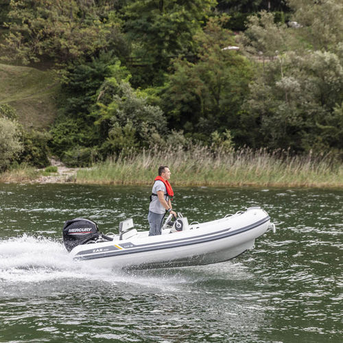 Barco inflável com motor de popa - LUX 12 - MS Marine GmbH - de casco rígido (RIB) / open / com console lateral