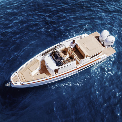 Lancha Day Cruiser com motor de popa - STERK 31 RC - MS Marine GmbH - bimotor / open / com hard-top