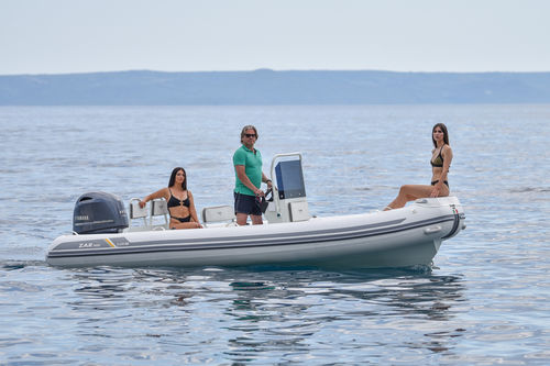 Barco inflável de casco rígido (RIB) - LUX RIDER 18 - MS Marine GmbH - com motor de popa / open / com console central