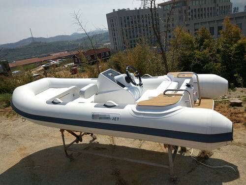 Barco inflável com hidrojato - JETBOAT 390  - qingdao sk marine & equipments - de gasolina / semirrígido / com console central