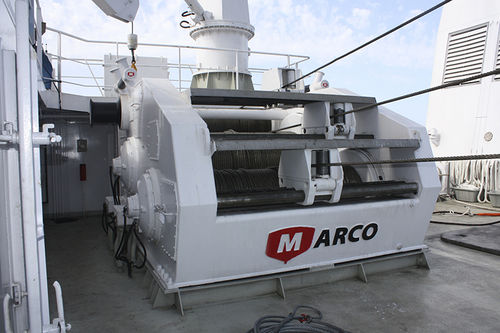 Guincho para navio de pesca - TH COMPANY - de cerco com retenida / hidráulico