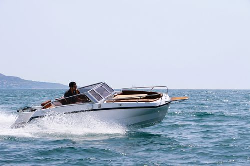 Lancha de proa aberta com motor de popa - Wave e-550 - Magonis Boats  - elétrica / bowrider / máx. 6 pessoas