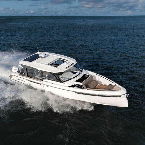 Lancha Express Cruiser com motor de popa - 400 GTC - Saxdor Yachts Oy - bimotor / com casa do leme / máx. 12 pessoas