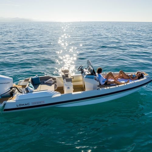 Barco inflável com motor de popa - TURISMO 7.0 - Lomac - semirrígido / open / com console central