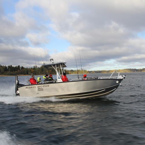 Barco de pesca-passeio com motor de popa - 750 - ALUKIN - open / com console central / esportivo
